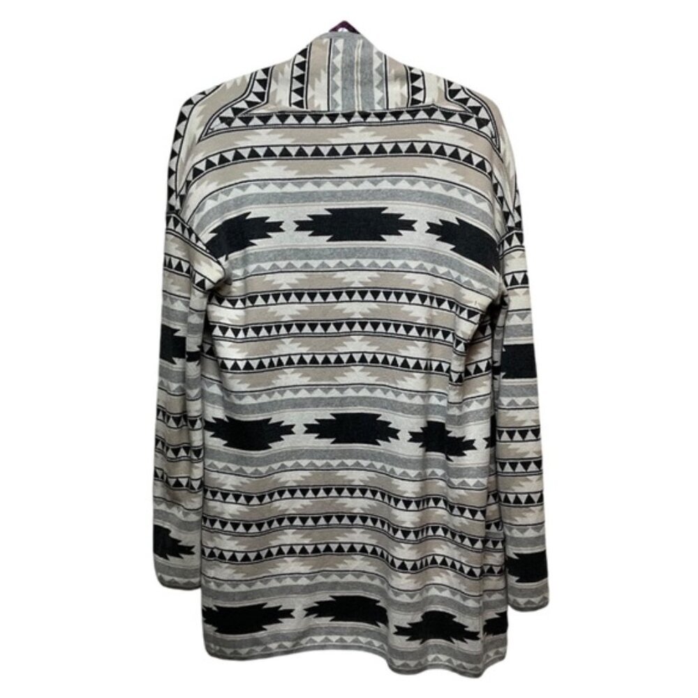 Twik Cardigan - Picture 2 of 4